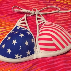 Victoria's Secret Pink swim top 🌸